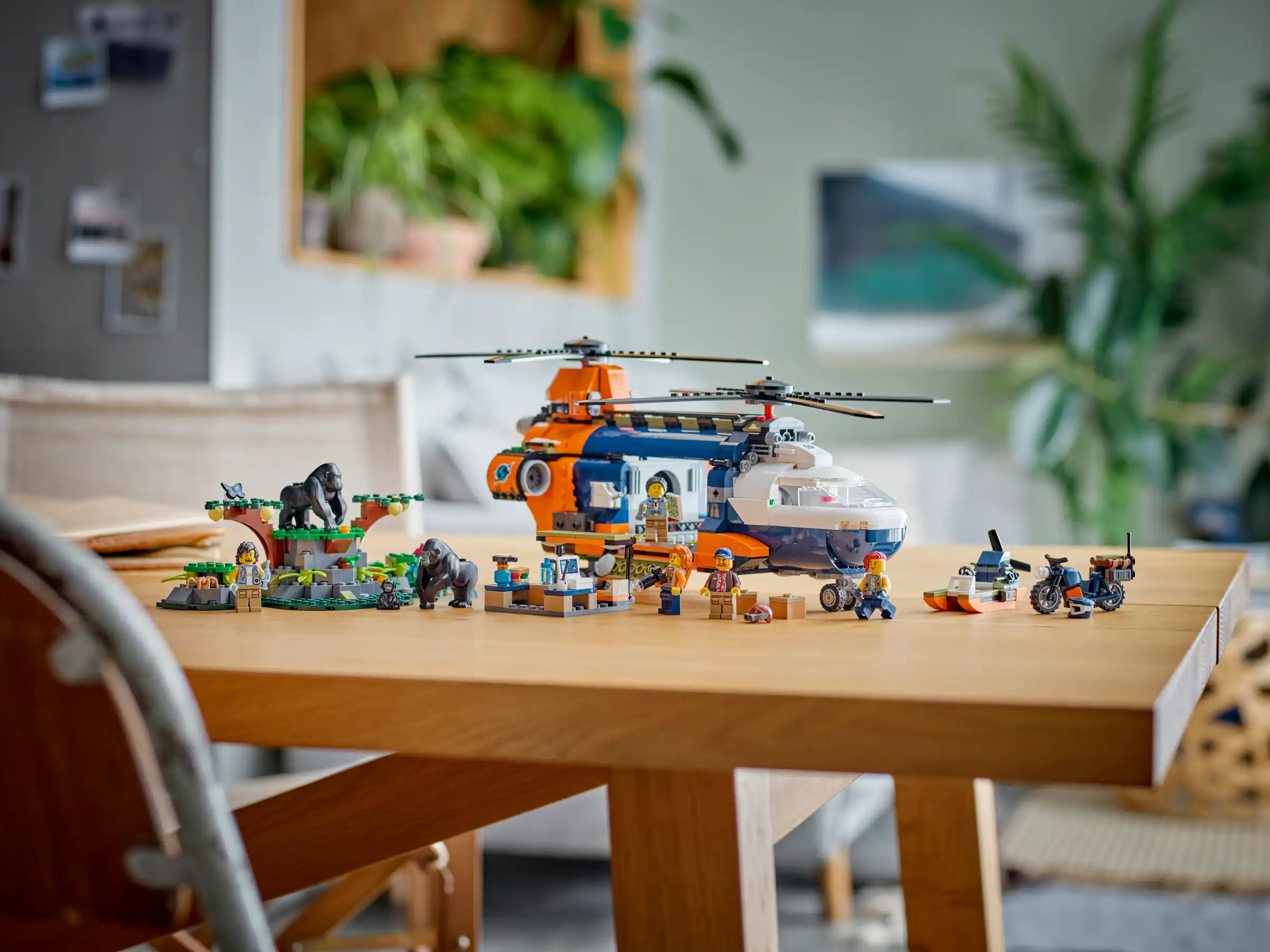 Zdjecie zestawu LEGO 60437 City Helikopter badaczy dżungli w bazie 3