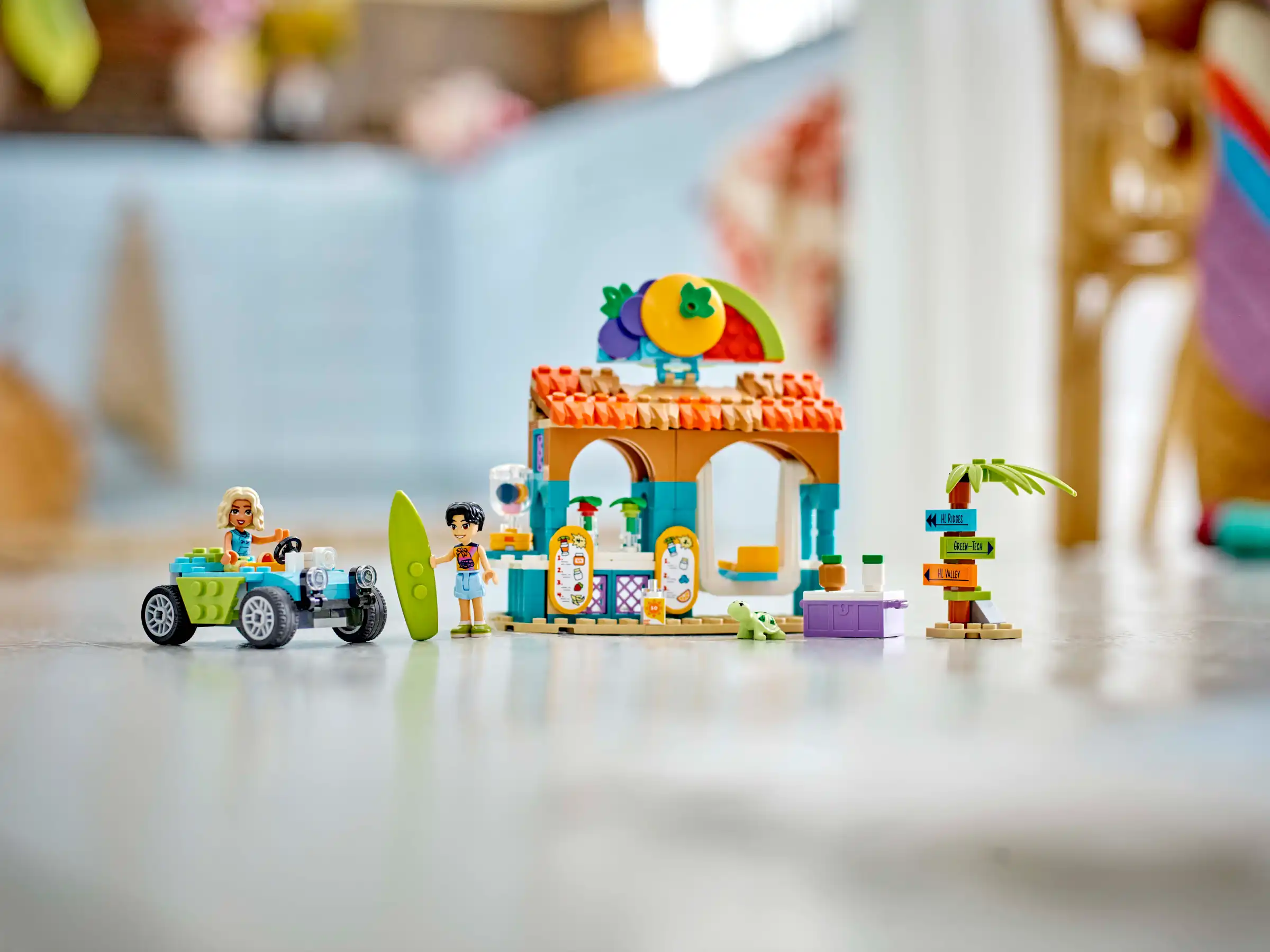 Zdjecie zestawu LEGO 42625 Friends Plażowa budka z koktajlami 2