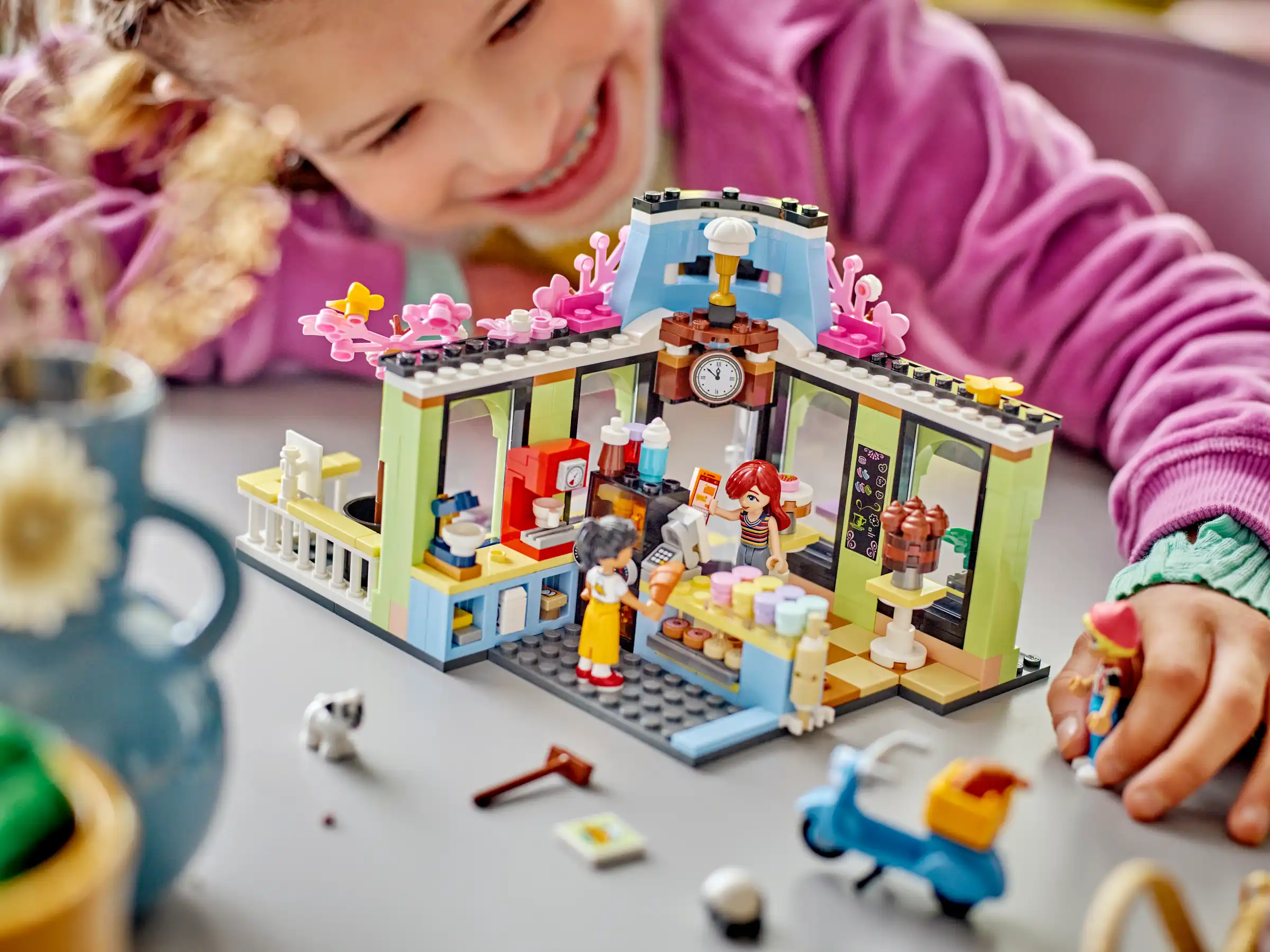 Zdjecie zestawu LEGO 42618 Friends Kawiarnia w Heartlake 1