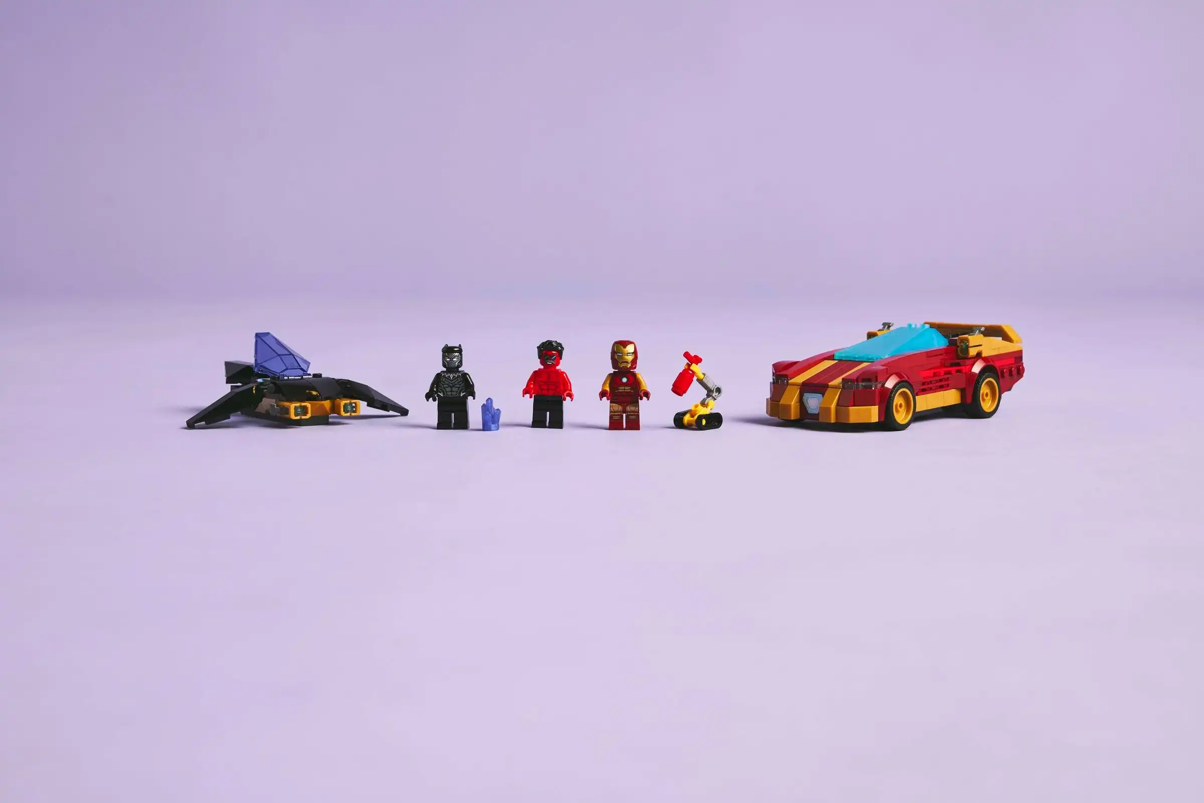 Zdjecie zestawu LEGO 76310 Marvel Auto Iron Mana i Czarna Pantera kontra Czerwony Hulk 1