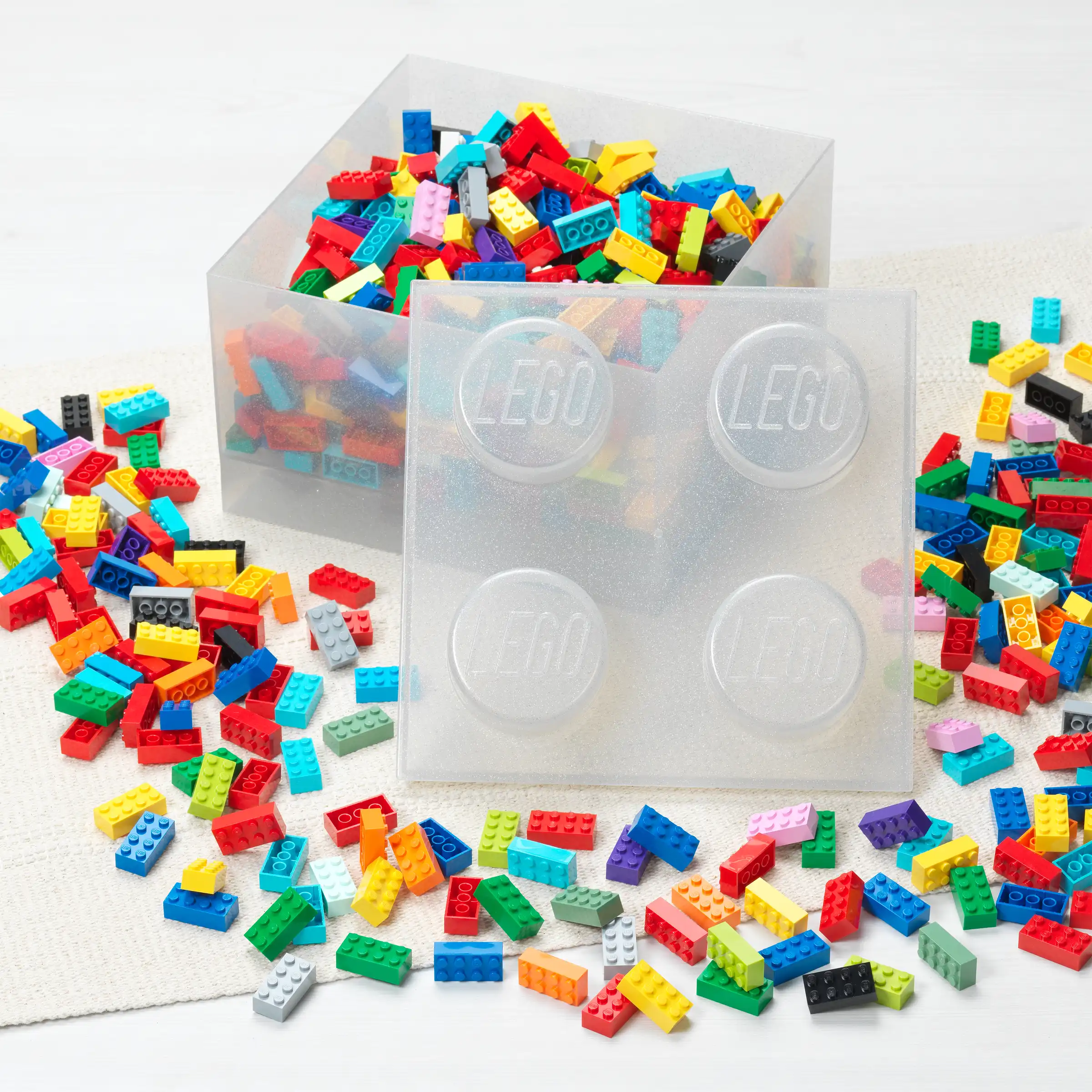Zdjecie zestawu LEGO 5009342  Przezroczysty pojemnik do przechowywania w kształcie różowego klocka 3