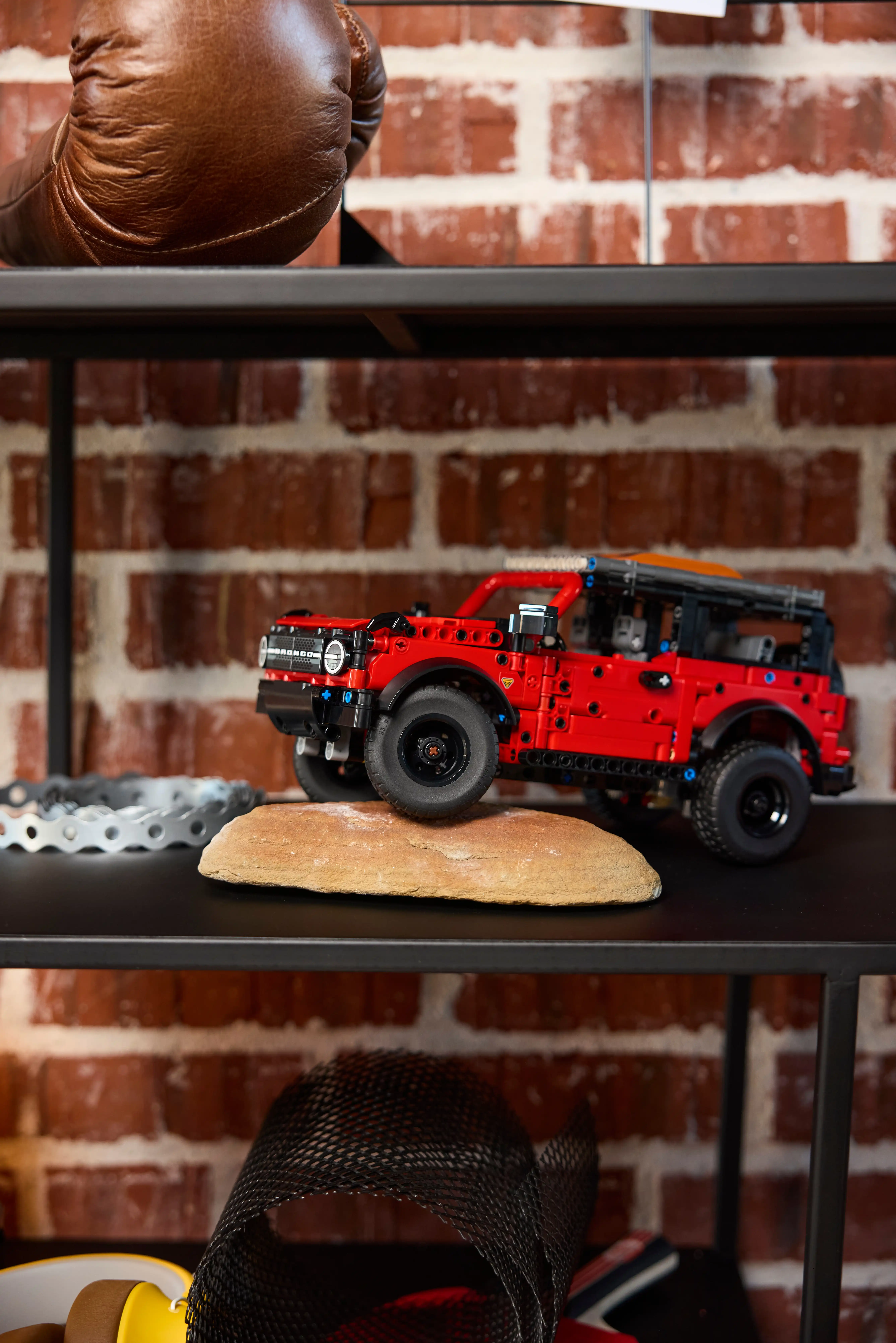 Zdjecie zestawu LEGO 42213 Technic SUV Ford Bronco® 2