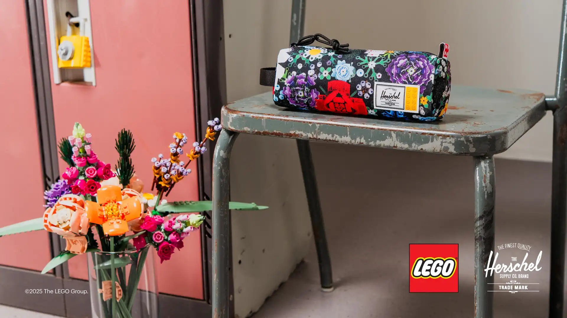 Zdjecie zestawu LEGO 5009293 Inne Piórnik Settlement — kwiecisty ogród 3