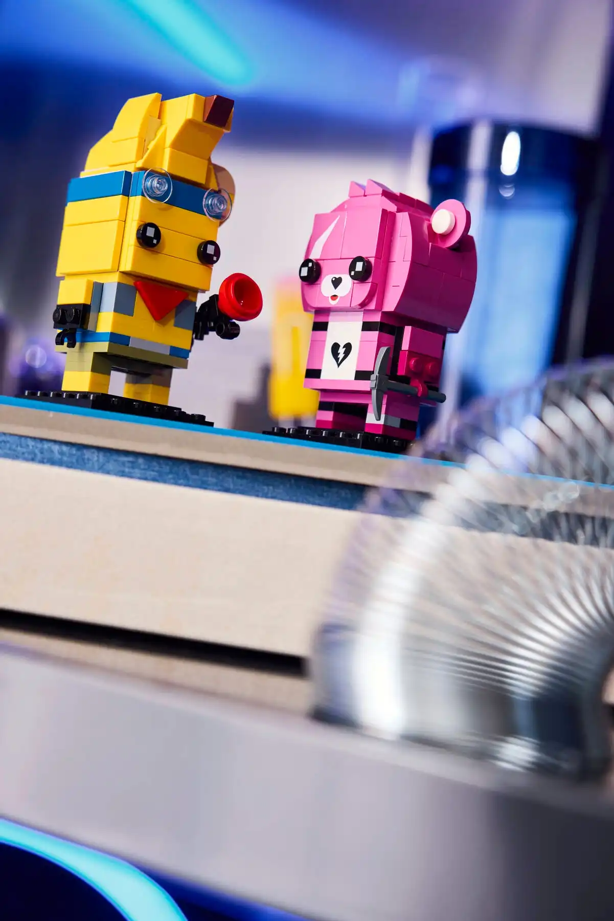 Zdjecie zestawu LEGO 40760 BrickHeadz Przygodowy Skórek z Tropików i Dowódczyni Drużyny Przytulanek 4
