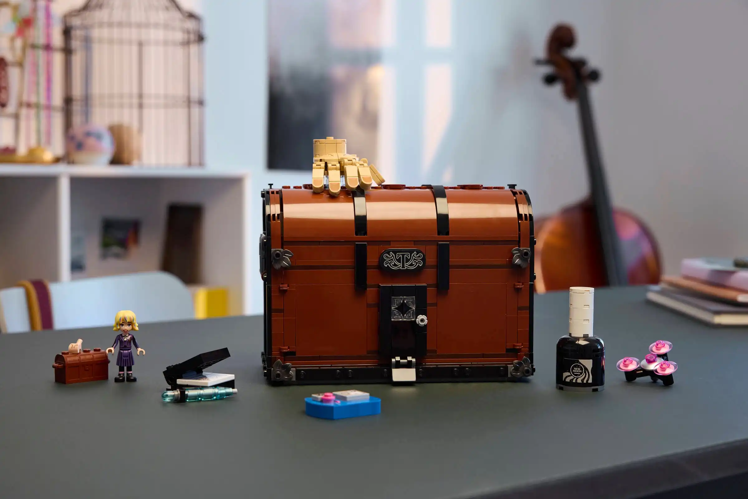 Zdjecie zestawu LEGO 76785 Wednesday Mieszkanie Rączki 2