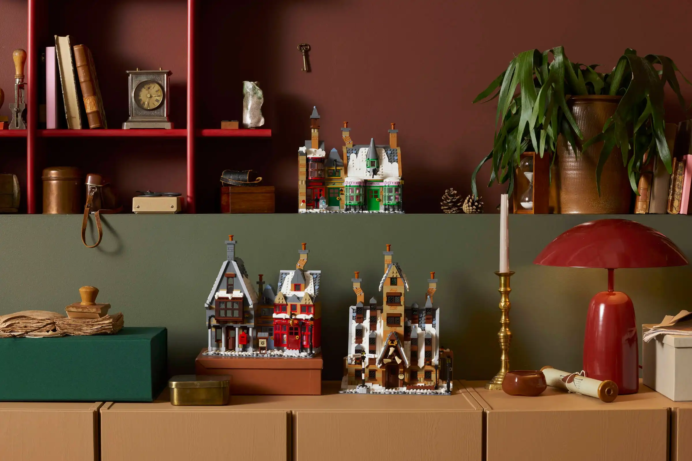 Zdjęcie zestawu LEGO 76457 Harry Potter Hogsmeade™ — edycja kolekcjonerska