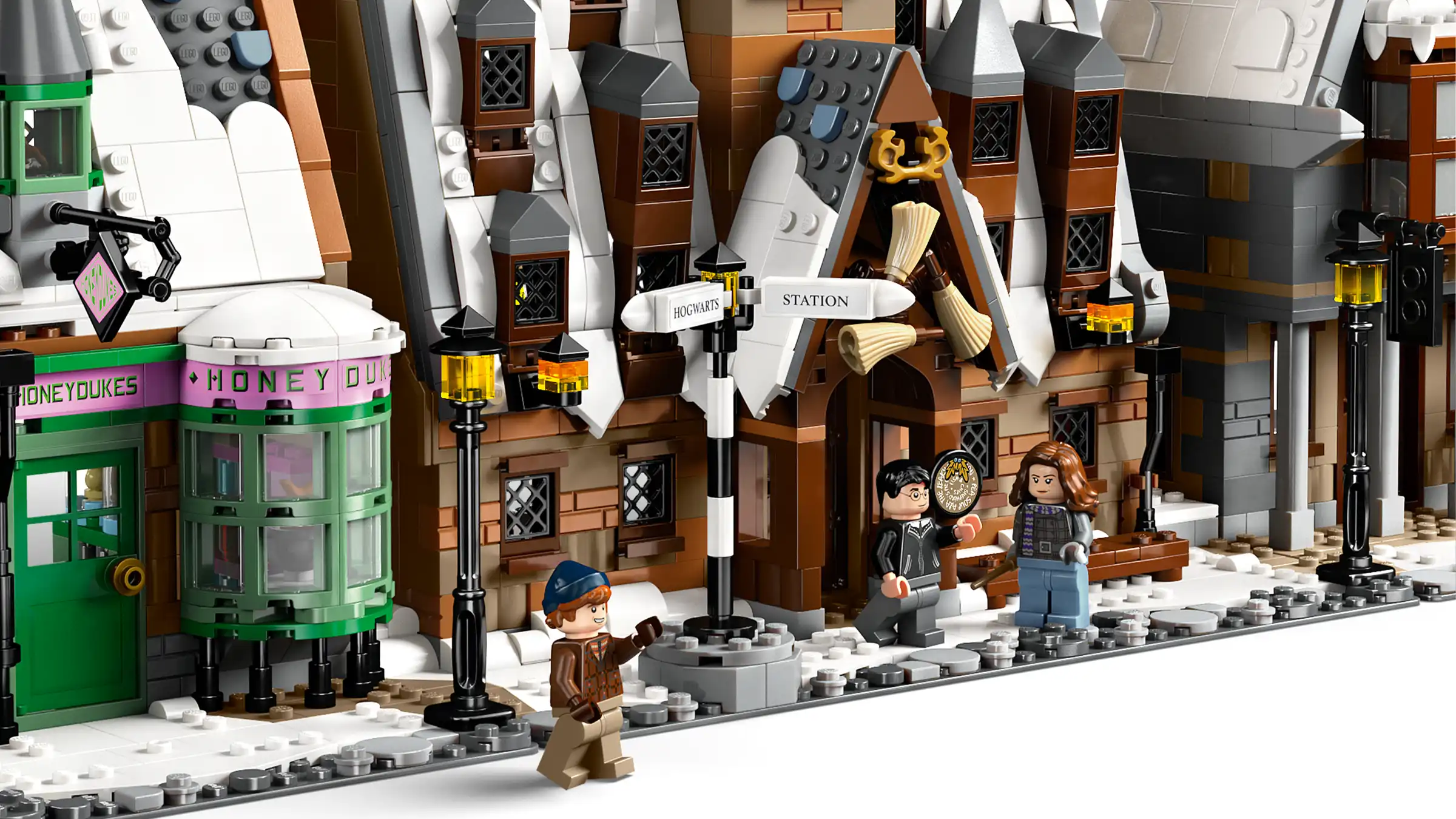 Zdjęcie zestawu LEGO 76457 Harry Potter Hogsmeade™ — edycja kolekcjonerska