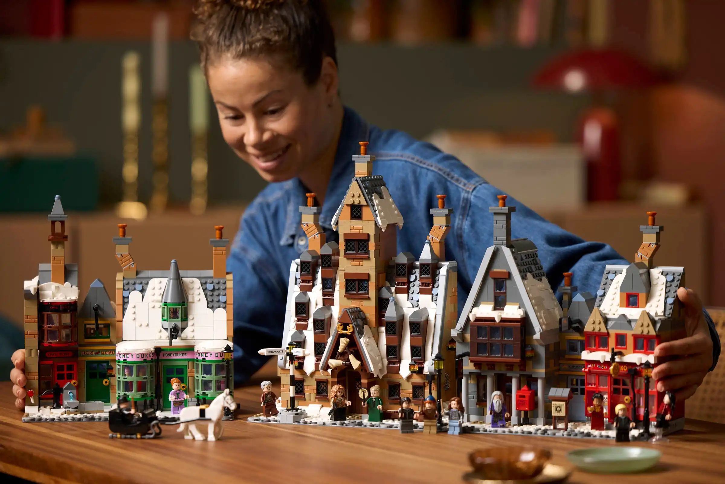 Zdjęcie zestawu LEGO 76457 Harry Potter Hogsmeade™ — edycja kolekcjonerska
