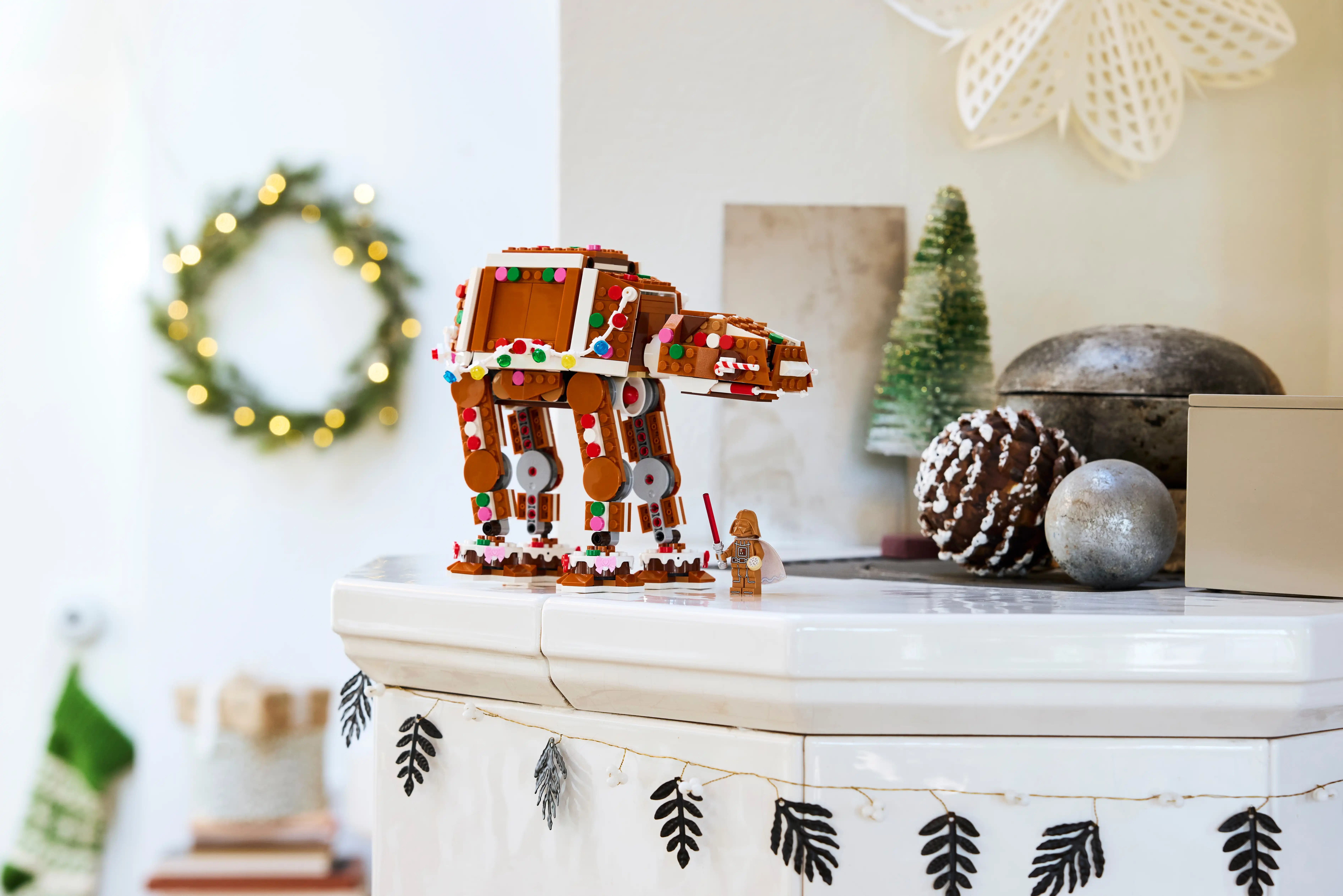 Zdjecie zestawu LEGO 40806 Star Wars Piernikowa maszyna krocząca AT-AT™ 2