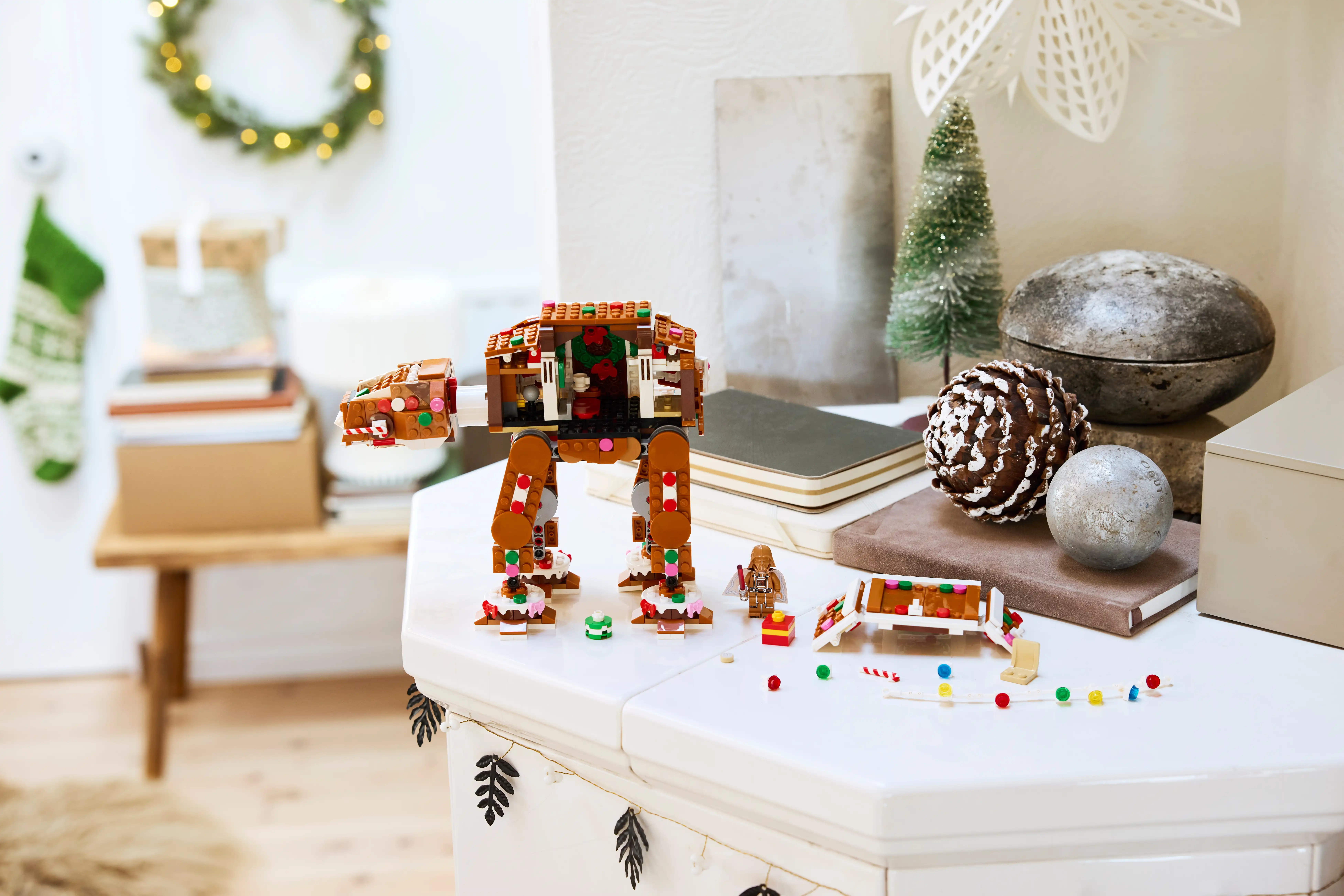 Zdjecie zestawu LEGO 40806 Star Wars Piernikowa maszyna krocząca AT-AT™ 3