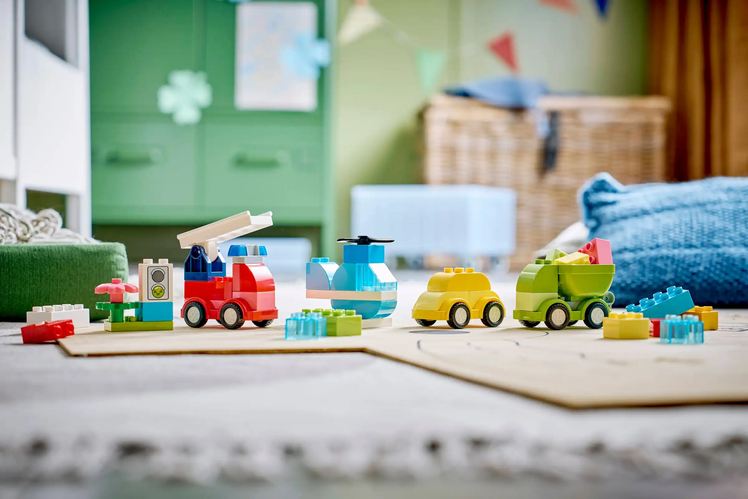 Zdjecie zestawu LEGO 10474 DUPLO Kreatywne pojazdy 2