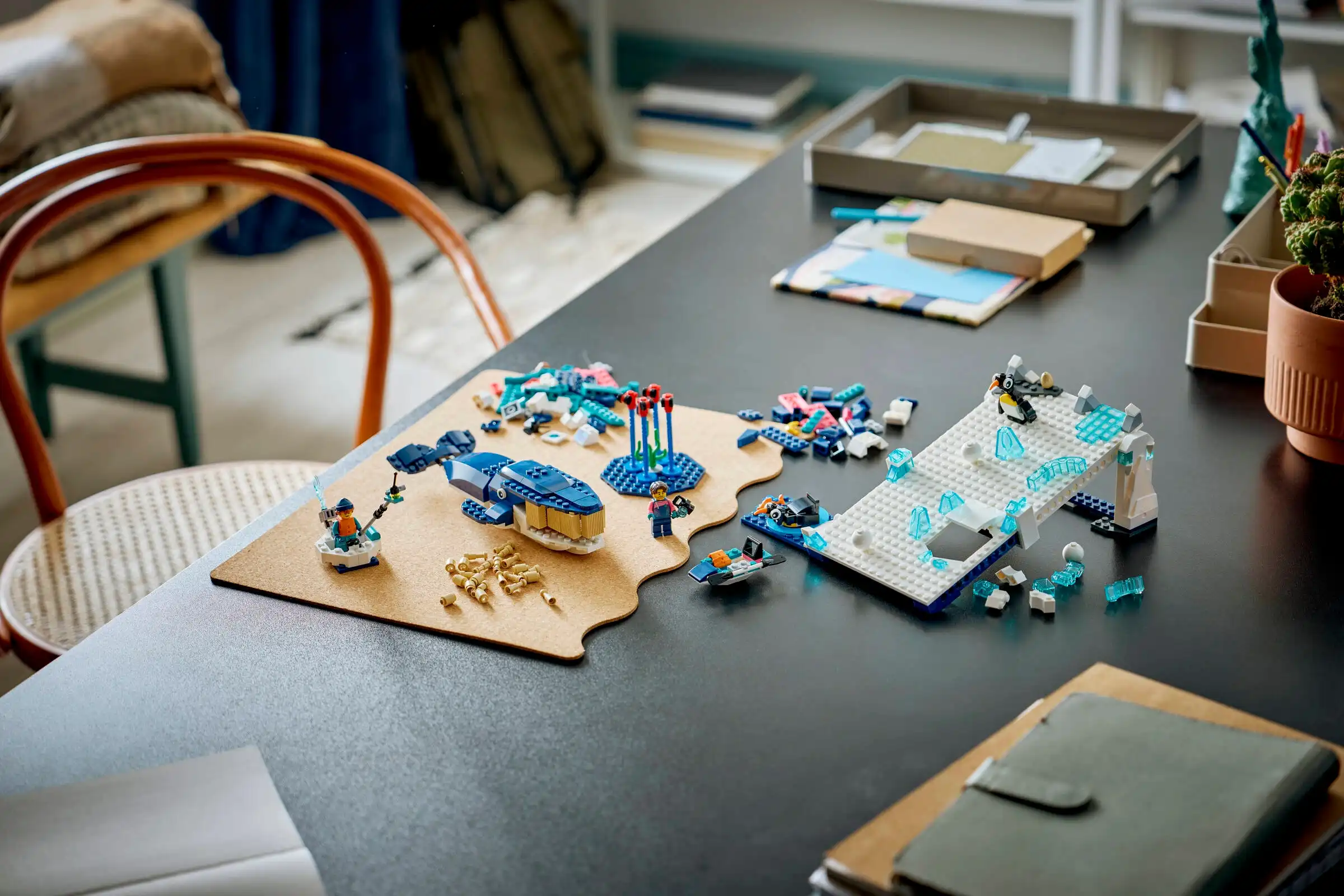 Zdjecie zestawu LEGO 45201 Education Zestaw naukowy ze zwierzętami Antarktydy 1