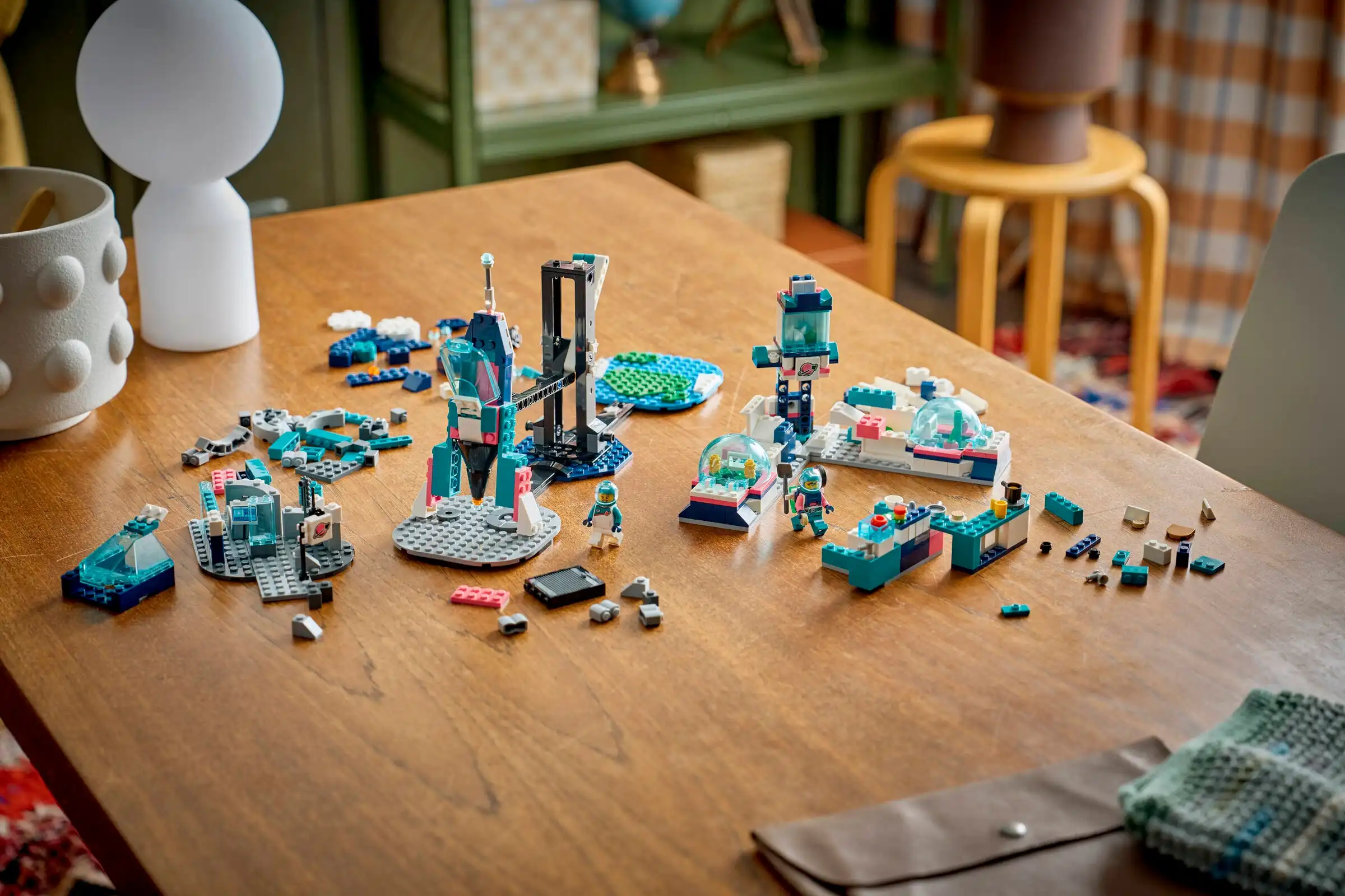 Zdjecie zestawu LEGO 45200 Education Zestaw naukowy z misją na Księżyc 4