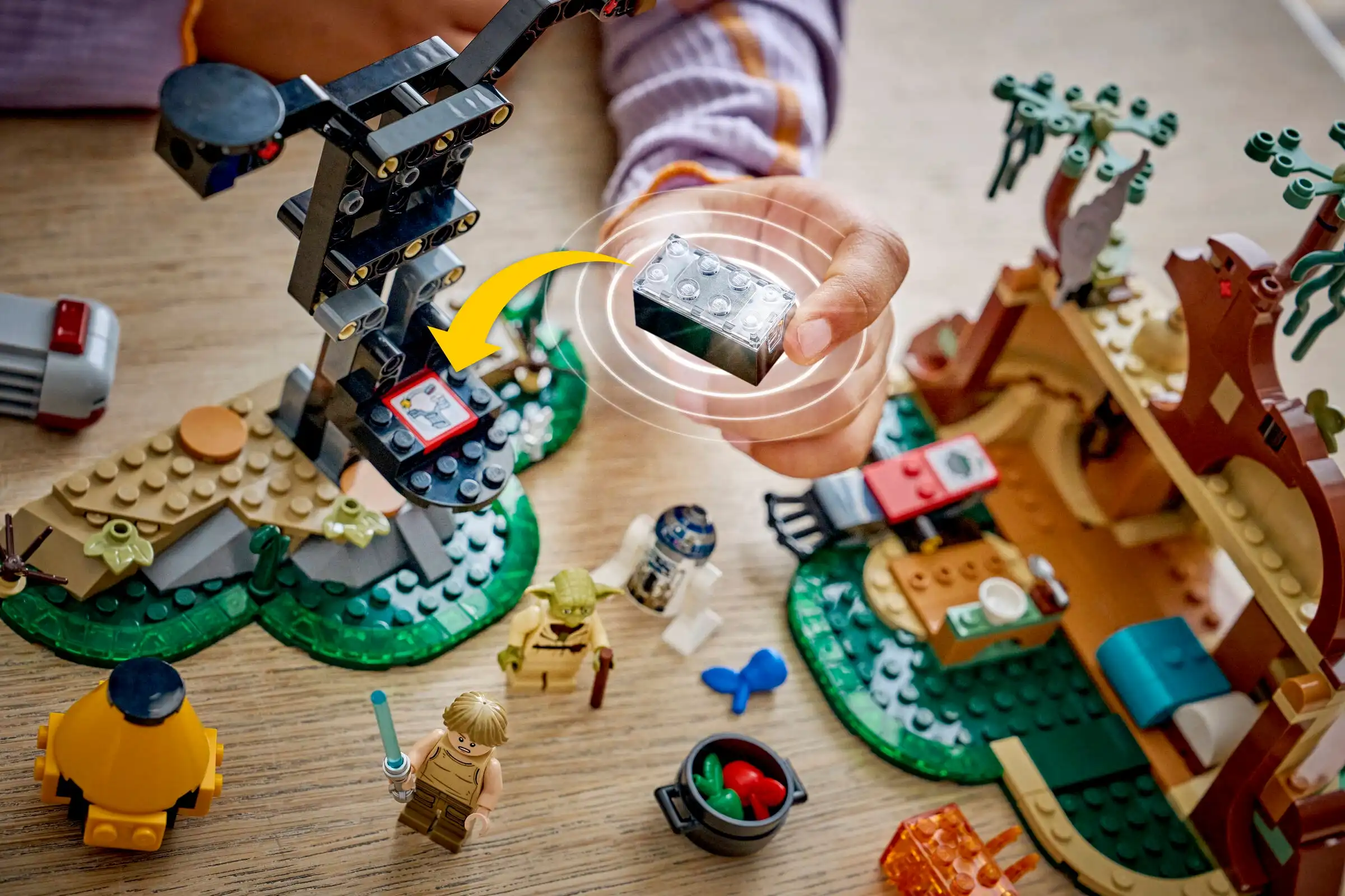Zdjecie zestawu LEGO 75422 Star Wars SMART Play™: Chatka Yody i szkolenie Jedi 1