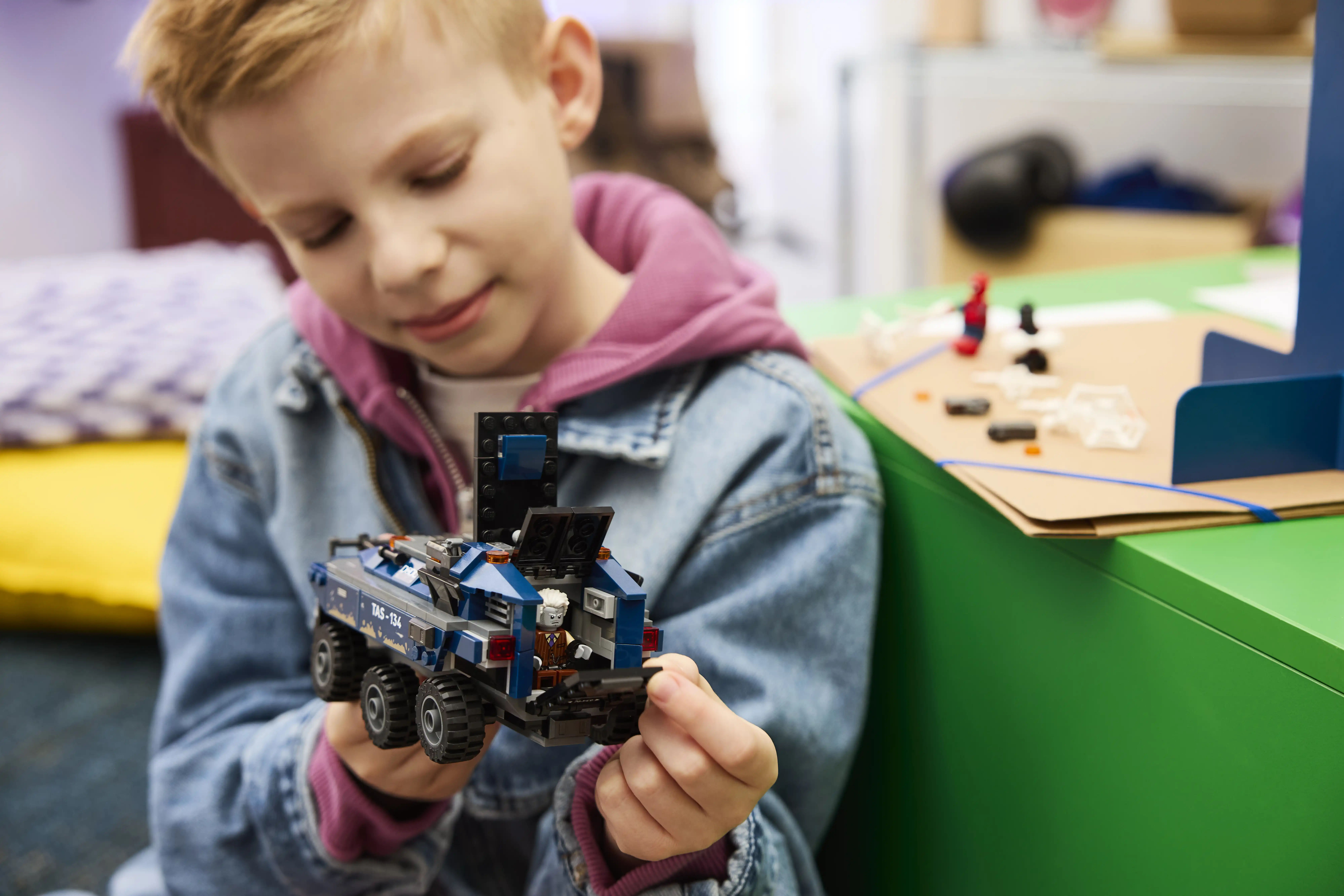 Zdjecie zestawu LEGO 76349 Marvel Pościg Spider-Mana za więźniarką 1