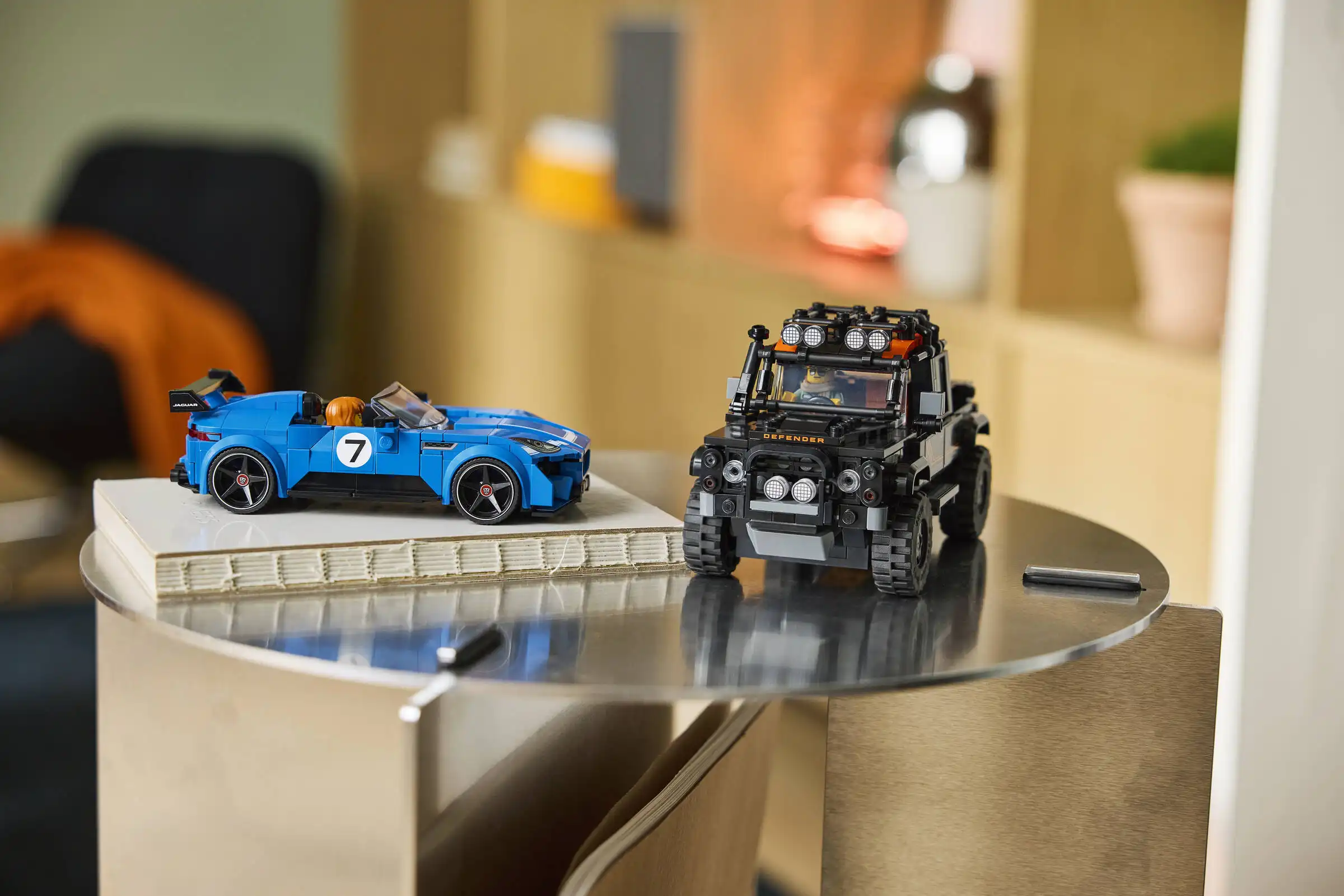Zdjecie zestawu LEGO 77264 Speed Champions Jaguar Project 7 i Land Rover Defender 3