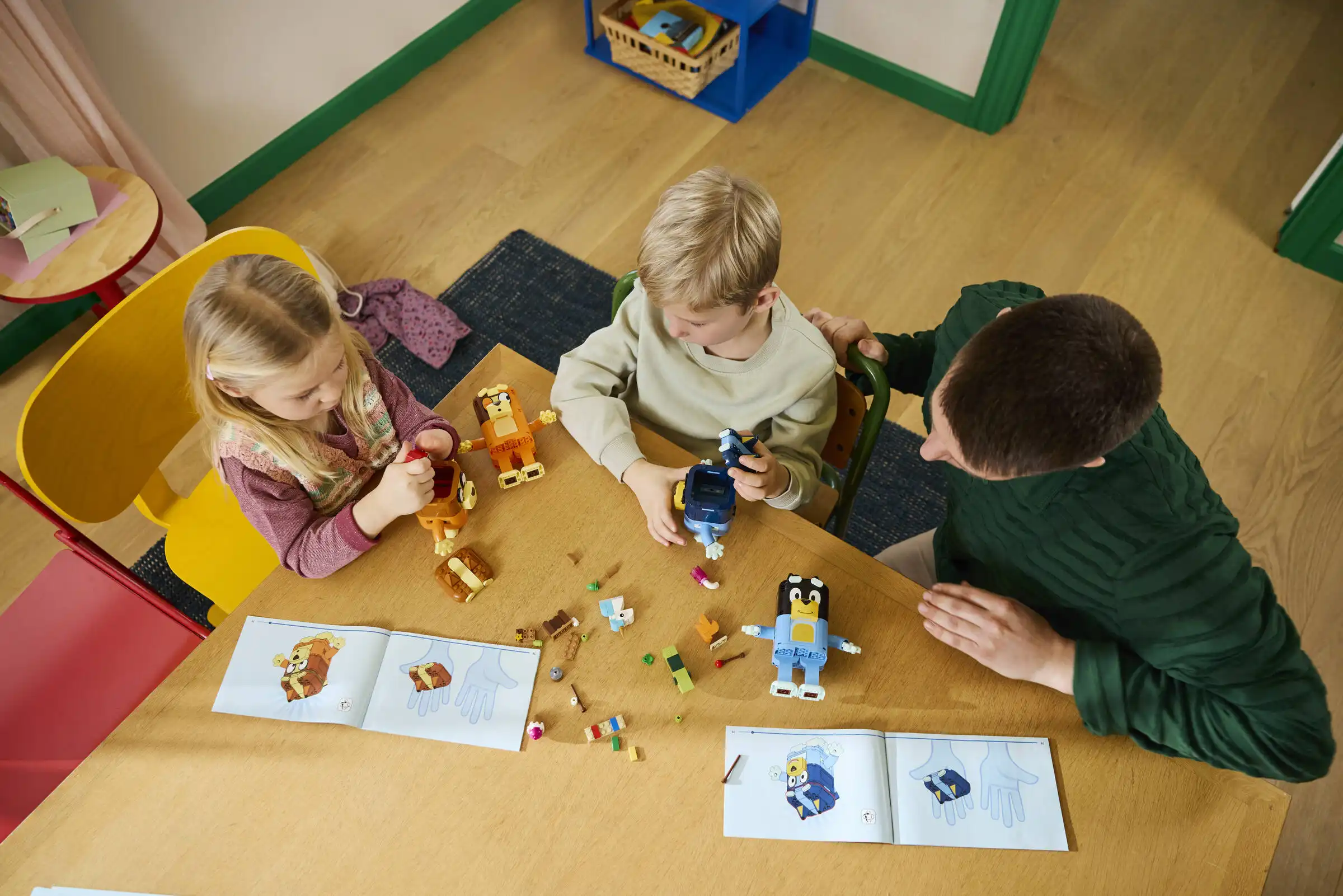 Zdjecie zestawu LEGO 11217 Bluey Rodzina Blue z klocków 3