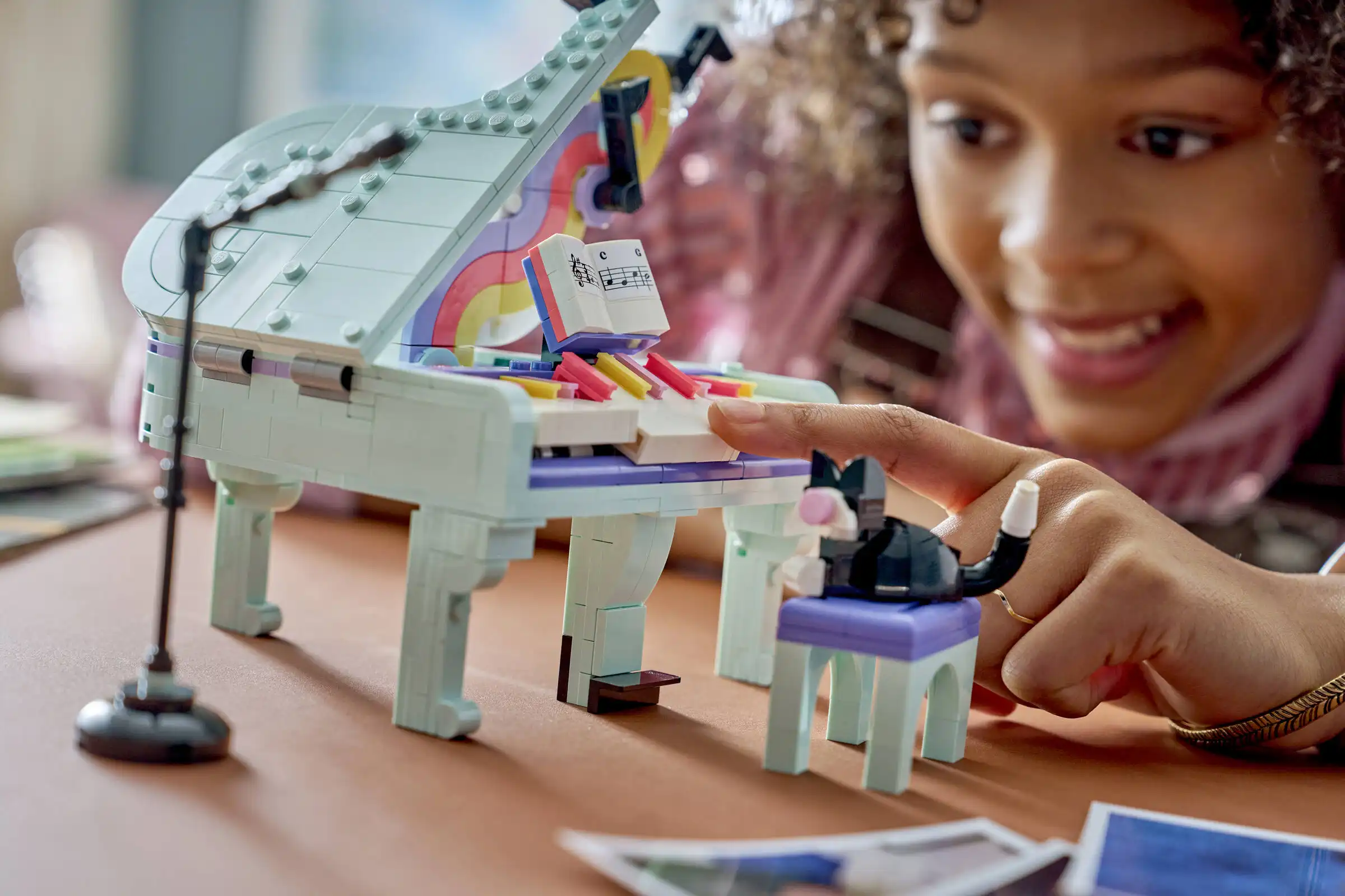 Zdjecie zestawu LEGO 31392 Creator 3 w 1 Dekoracyjny fortepian z kotem 4