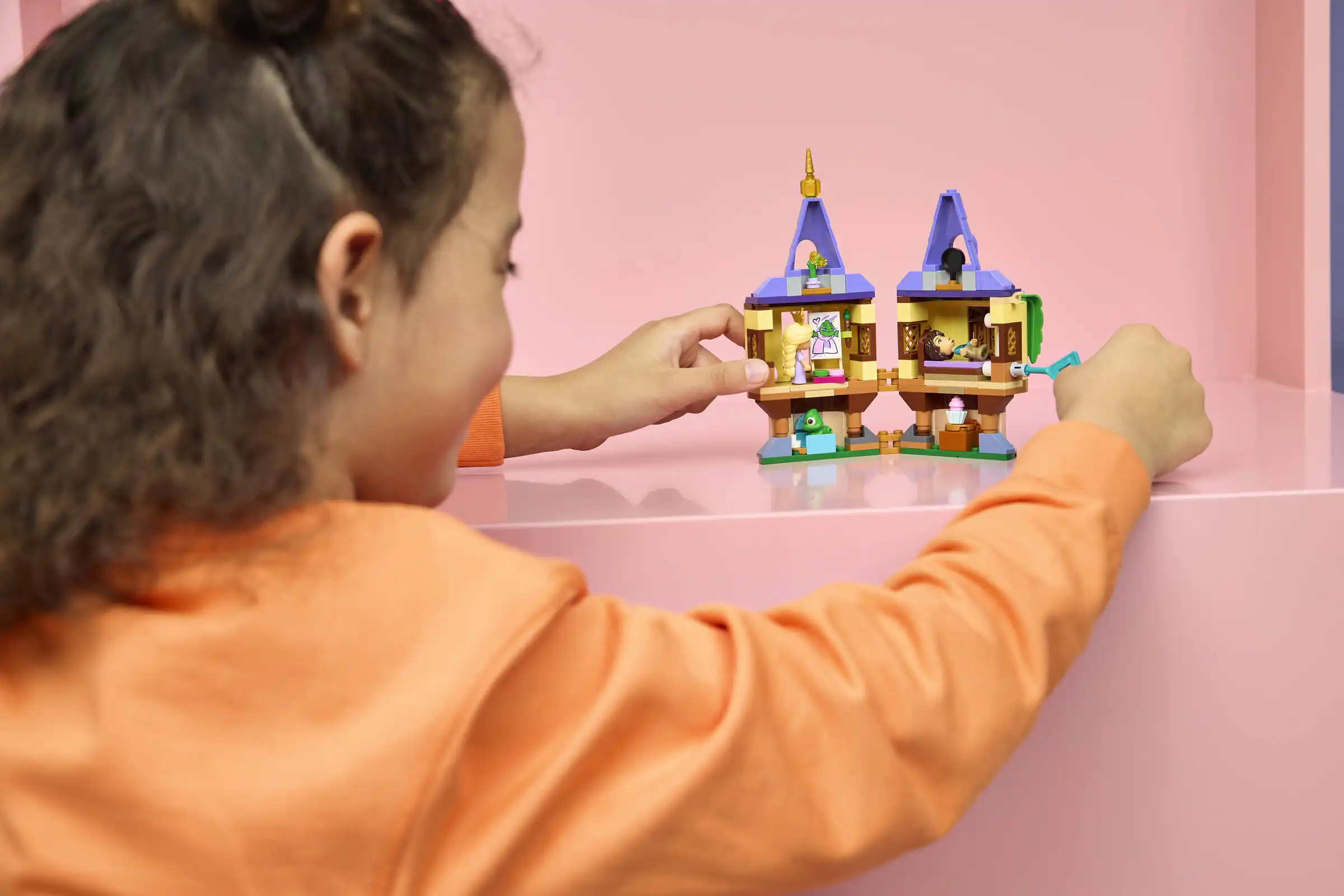 Zdjecie zestawu LEGO 43294 Disney Mała wieża Roszpunki 2