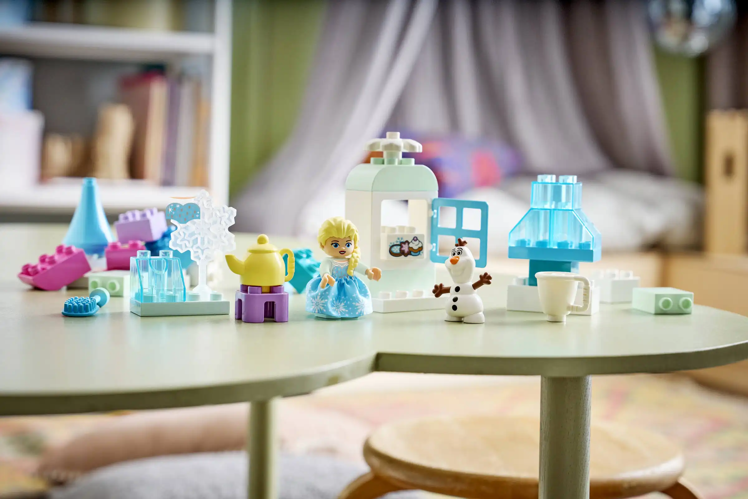 Zdjecie zestawu LEGO 10462 DUPLO Kraina Lodu Kreatywne pudełko z Elzą i Olafem 1