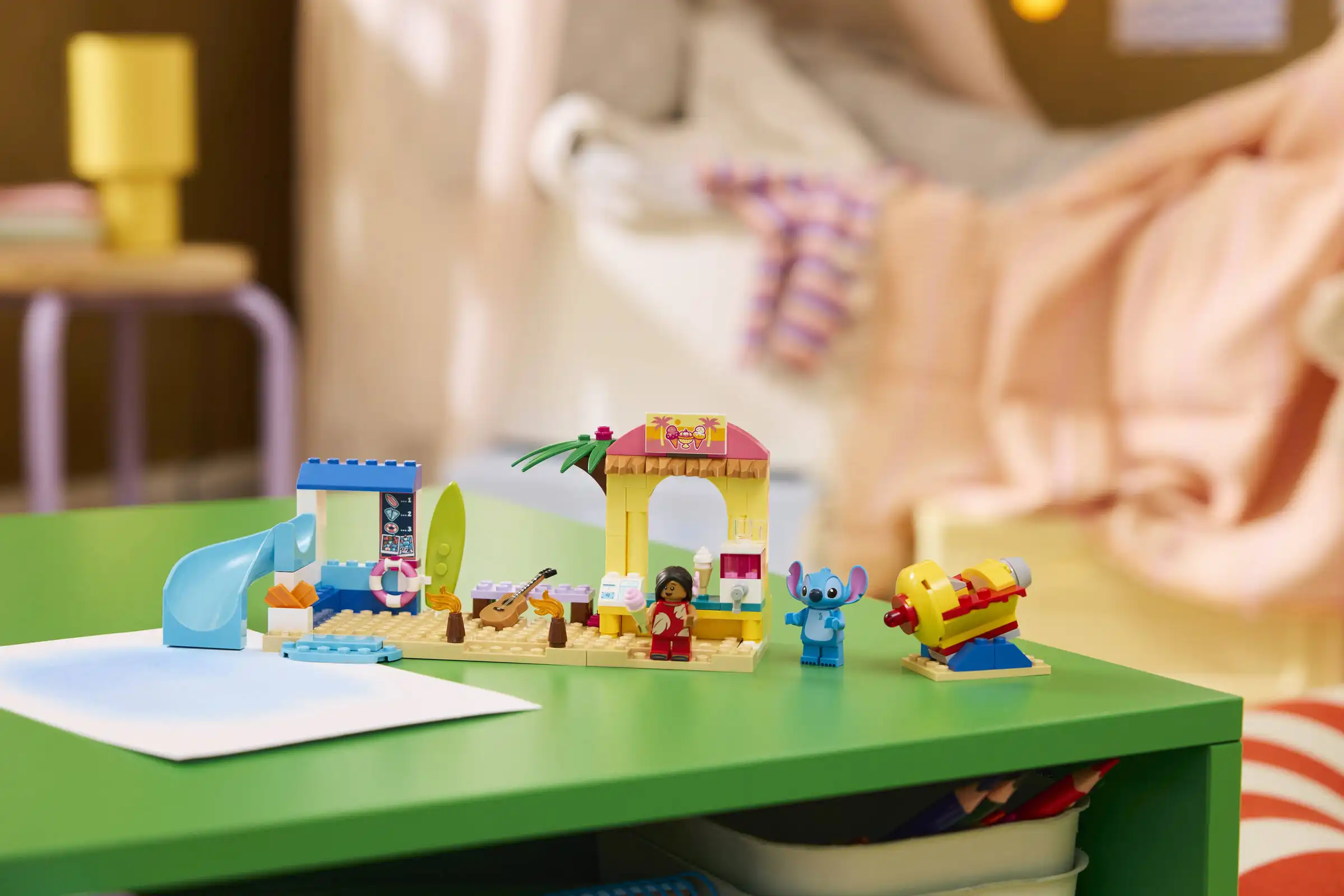 Zdjecie zestawu LEGO 43280 Disney Zabawa na plaży z Lilo i Stitchem 2