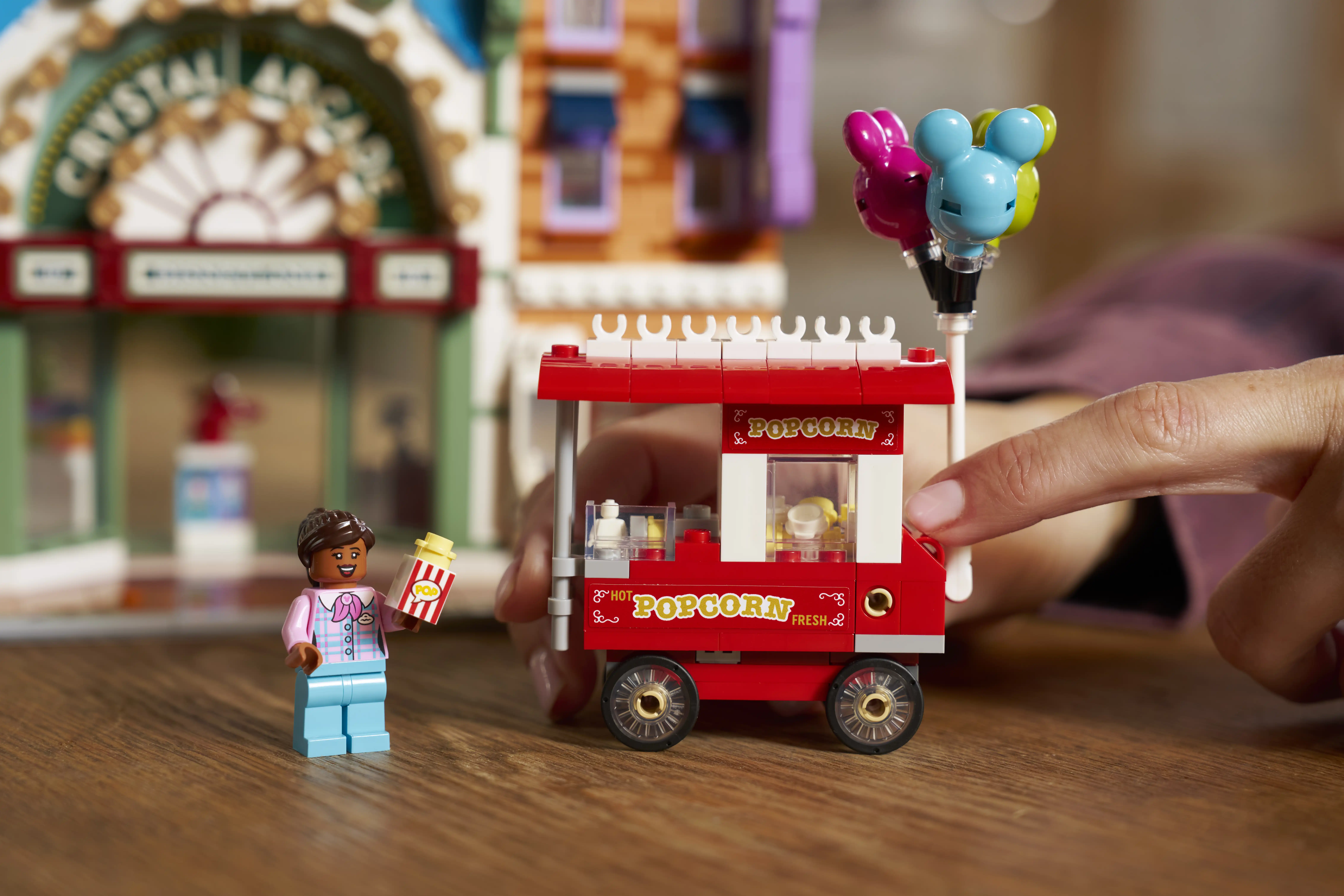 Zdjecie zestawu LEGO 43302 Disney Main Street, U.S.A. 2
