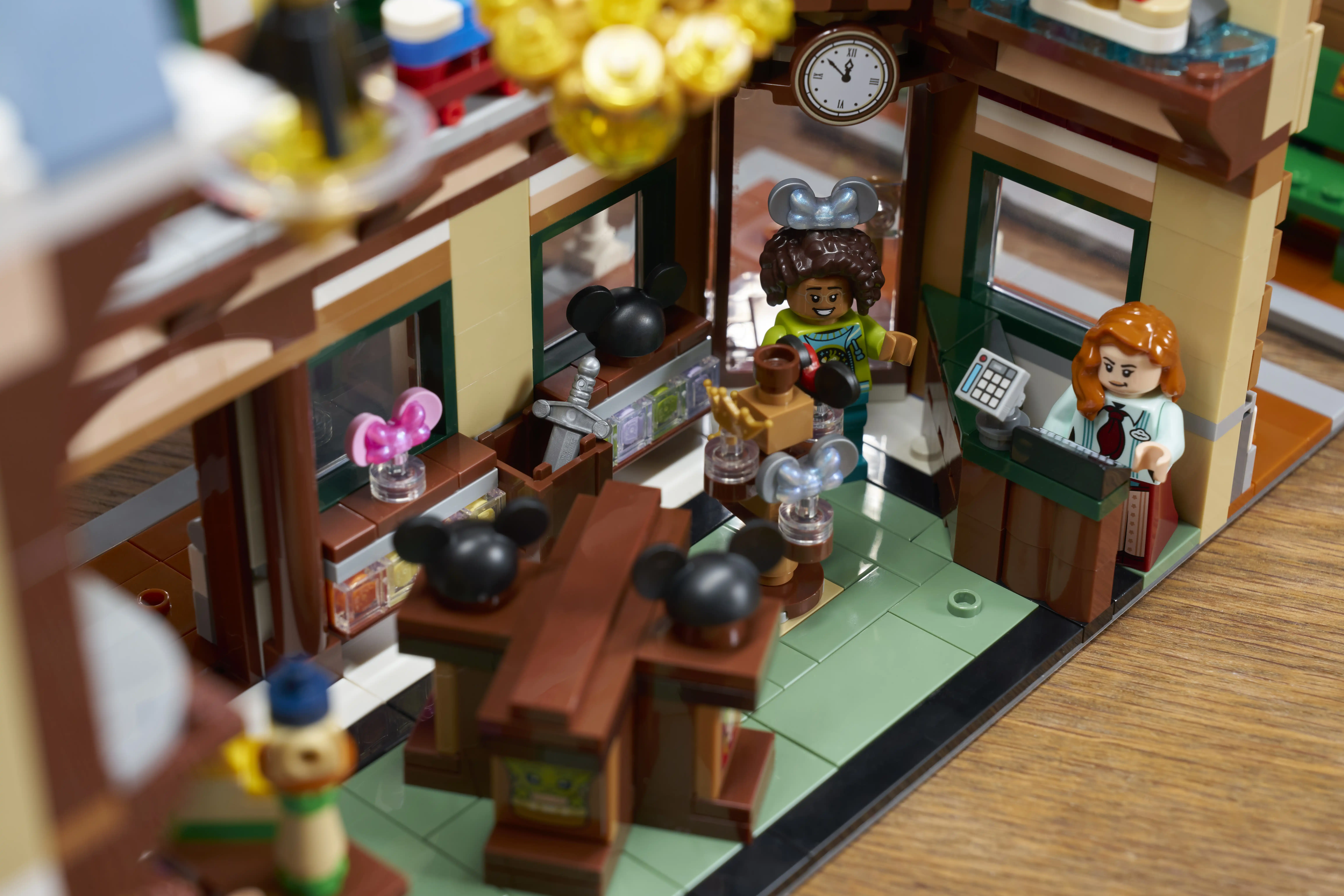 Zdjecie zestawu LEGO 43302 Disney Main Street, U.S.A. 4