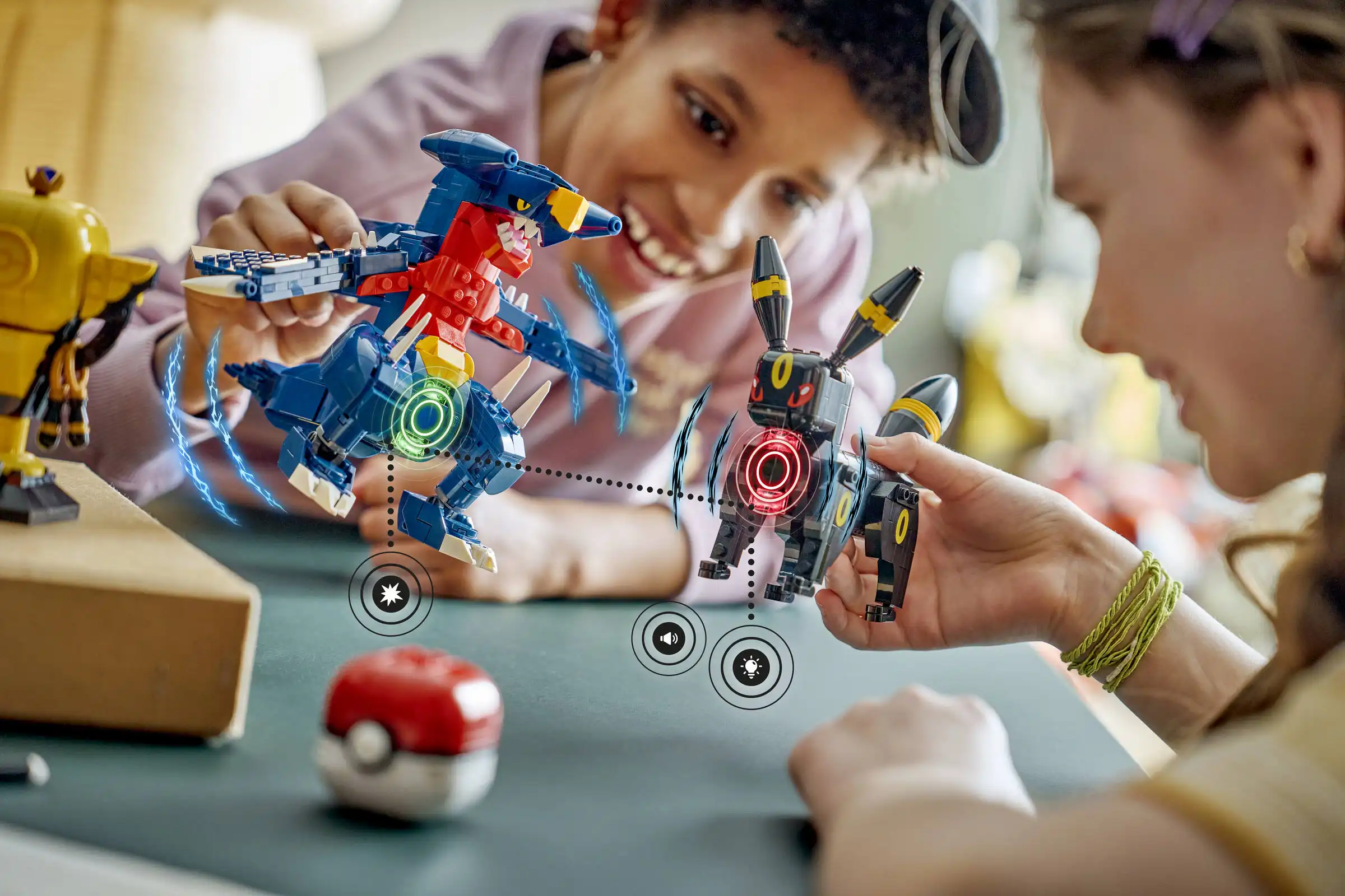 Zdjecie zestawu LEGO 72165  SMART Play™: Umbreon kontra Garchomp — walka o mistrzostwo 3