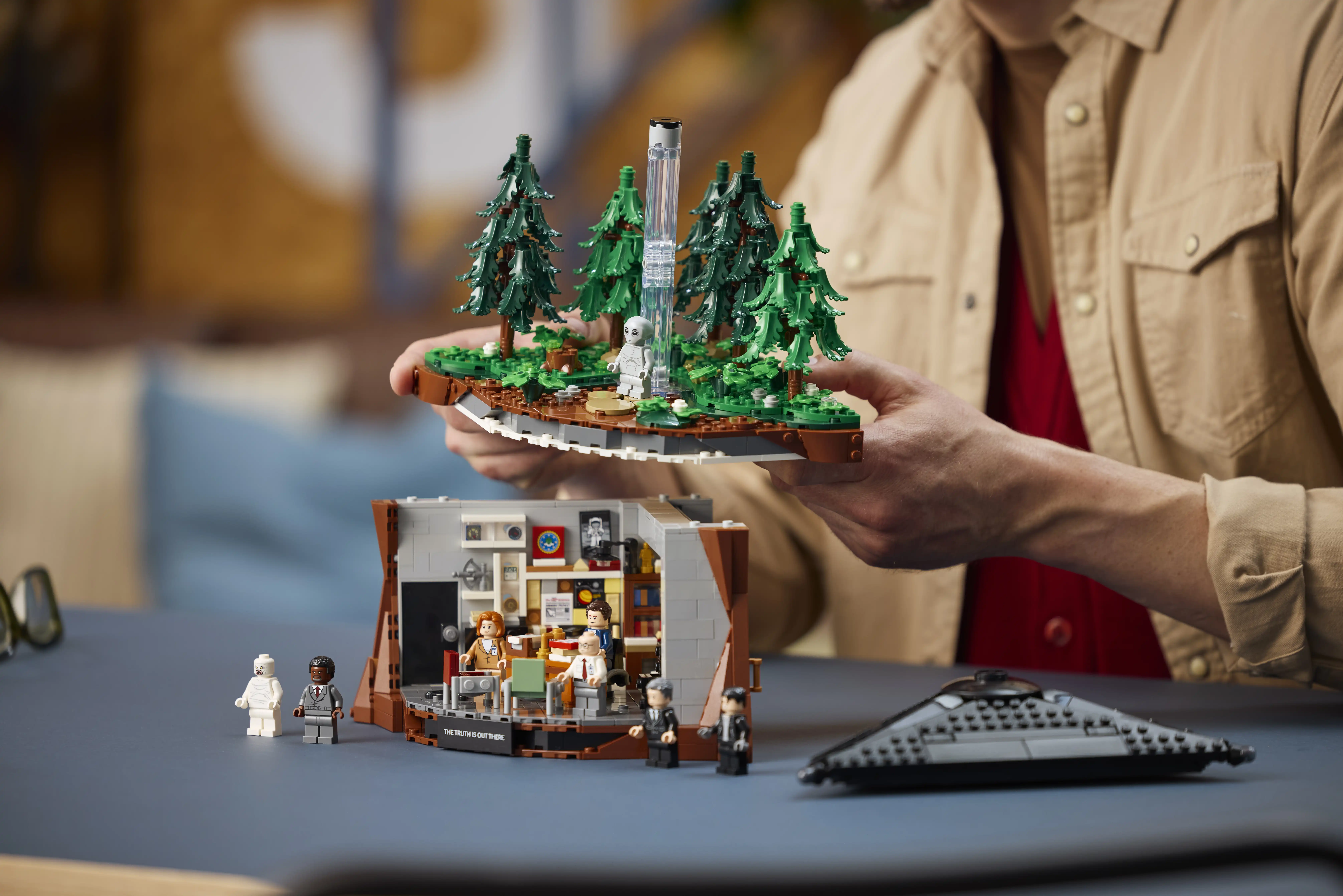 Zdjecie zestawu LEGO 21369 Ideas The X-Files 3