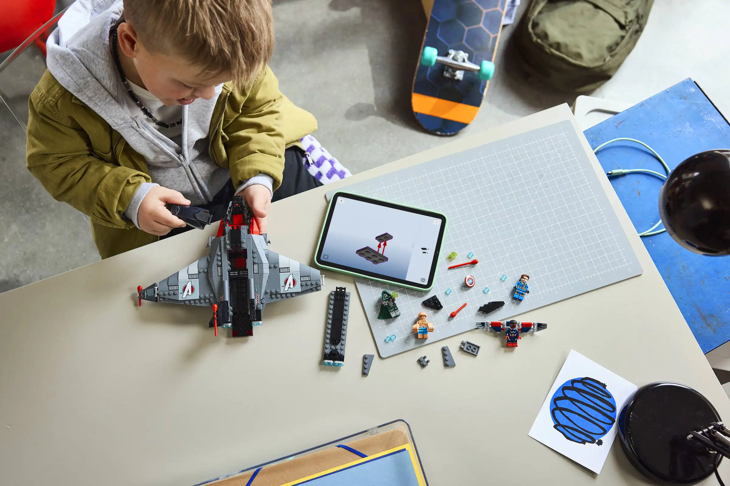 Zdjecie zestawu LEGO 76347 Marvel Avengers: Doomsday Quinjet 1