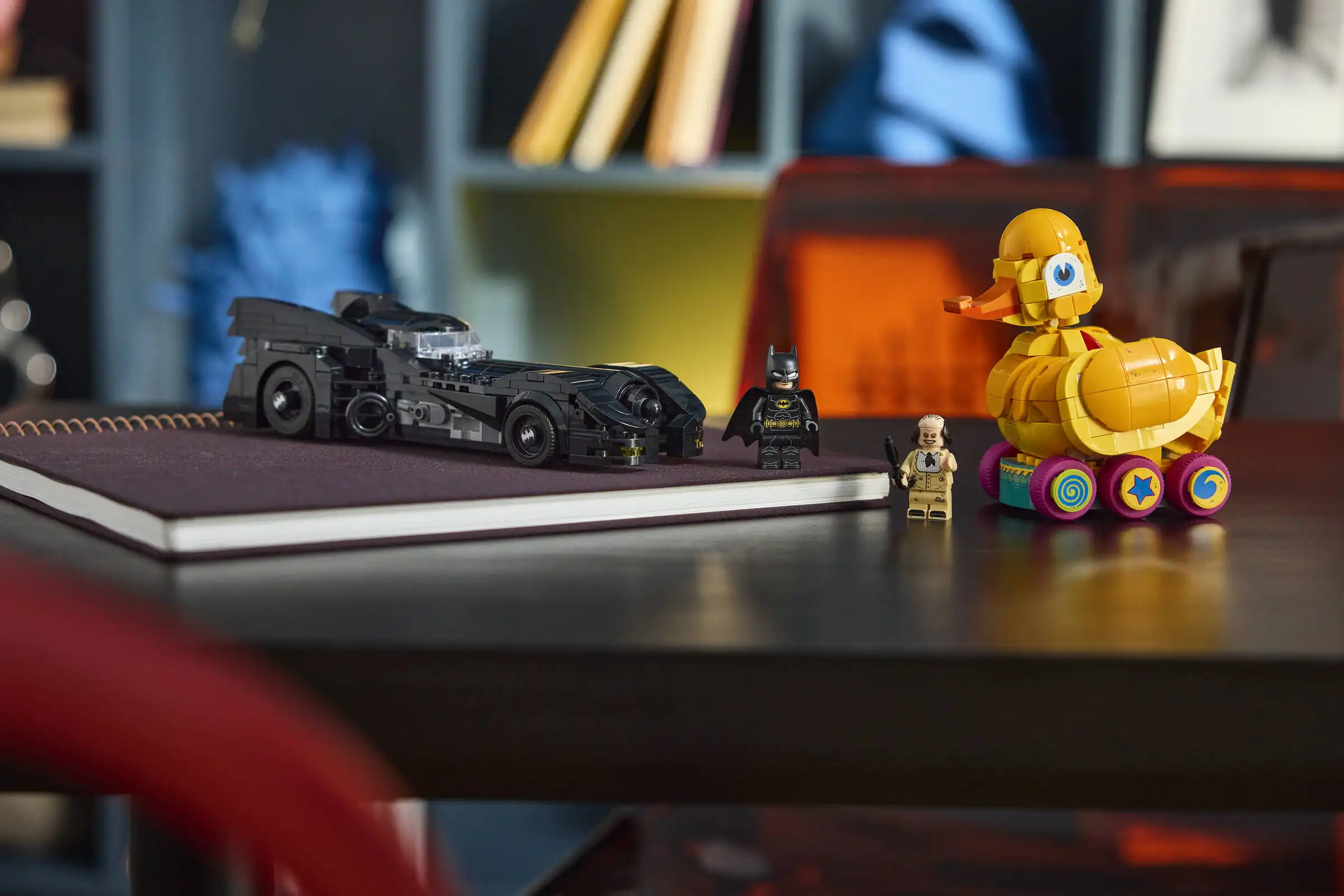 Zdjecie zestawu LEGO 67008 DC Batmobil i kaczka z filmu Powrót Batmana 2