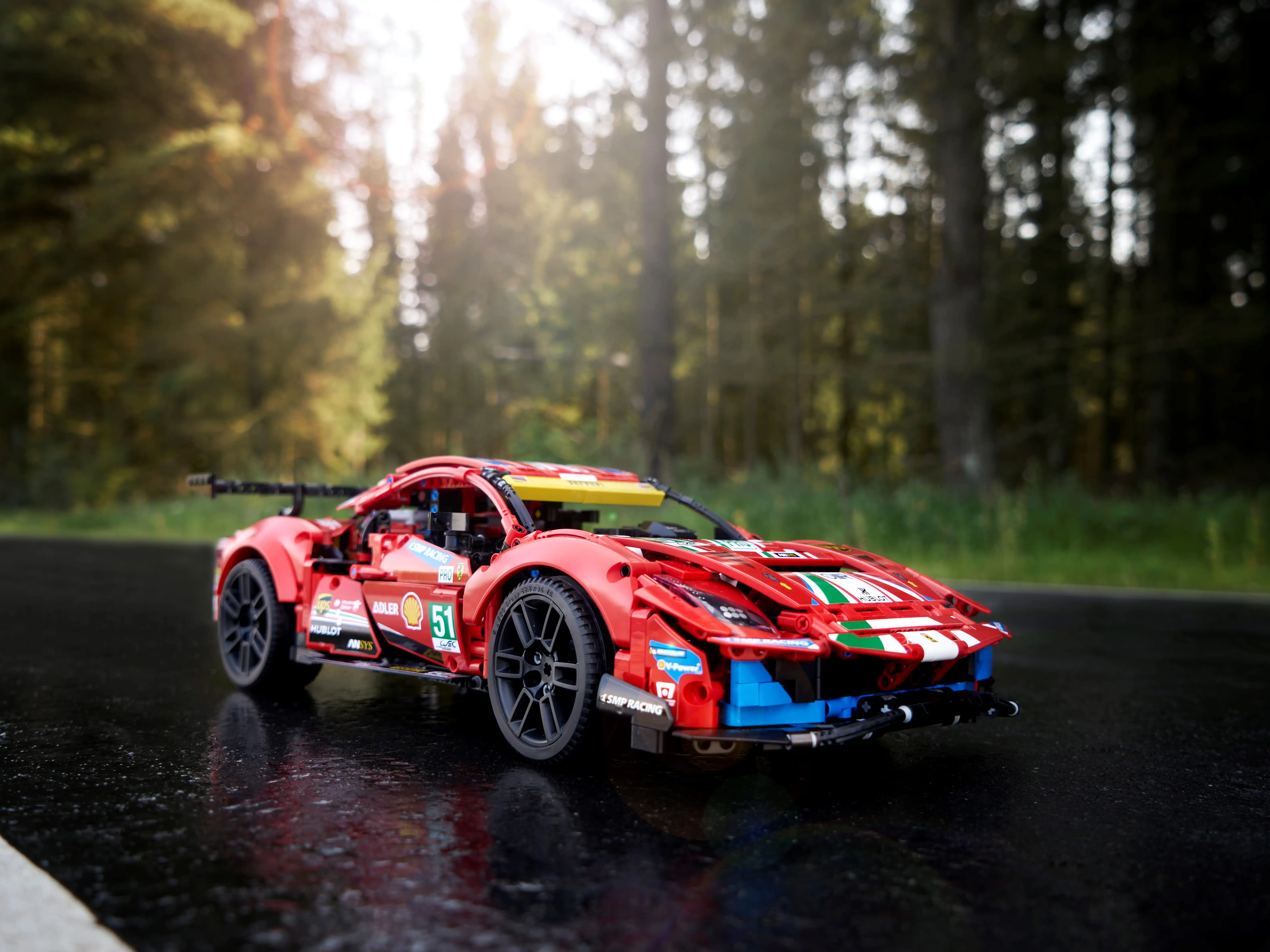 Zdjecie zestawu LEGO 42125 Technic Ferrari 488 GTE “AF Corse #51” 1