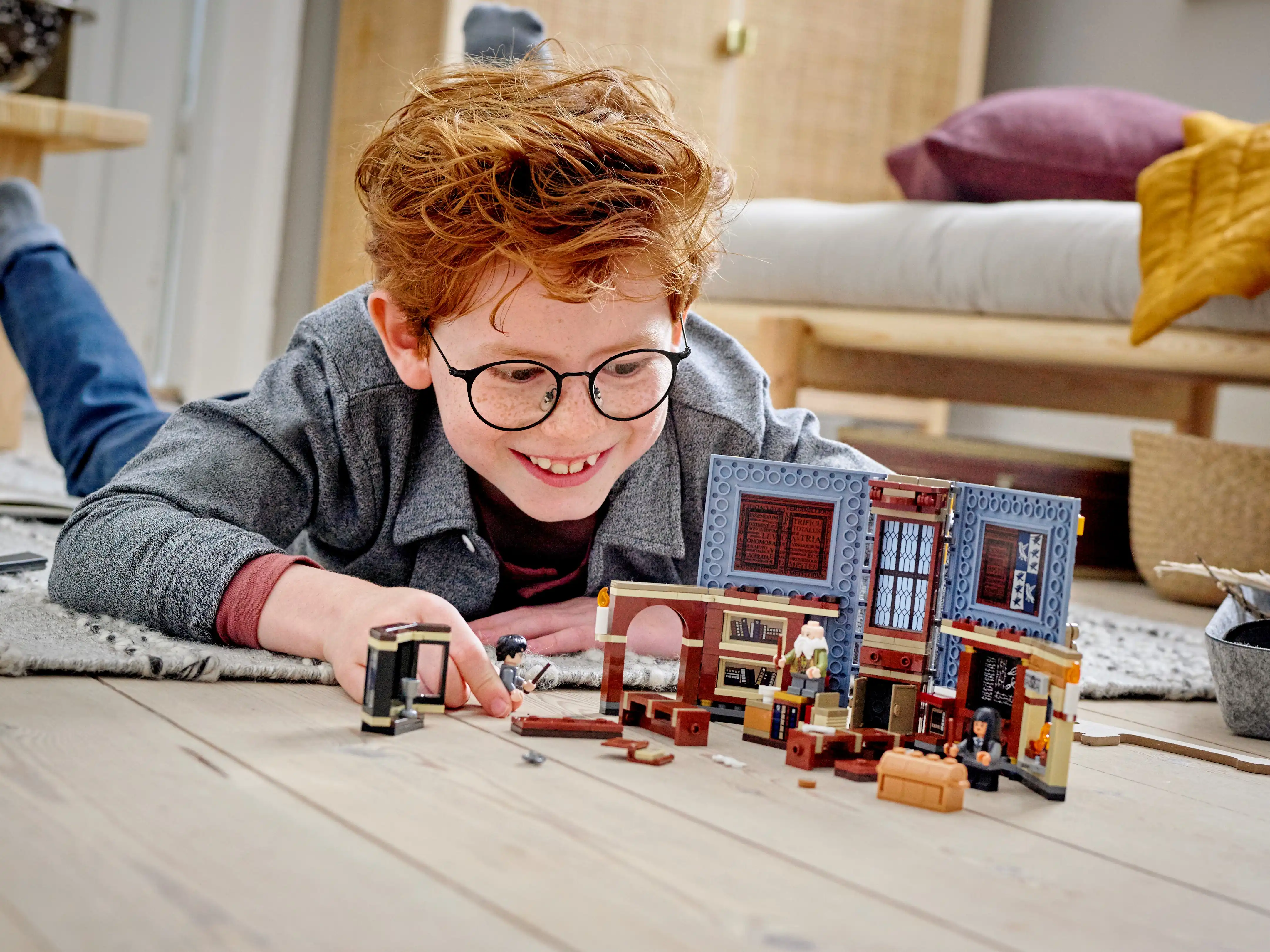 Zdjecie zestawu LEGO 76385 Harry Potter Chwile z Hogwartu™: zajęcia z zaklęć i uroków 2