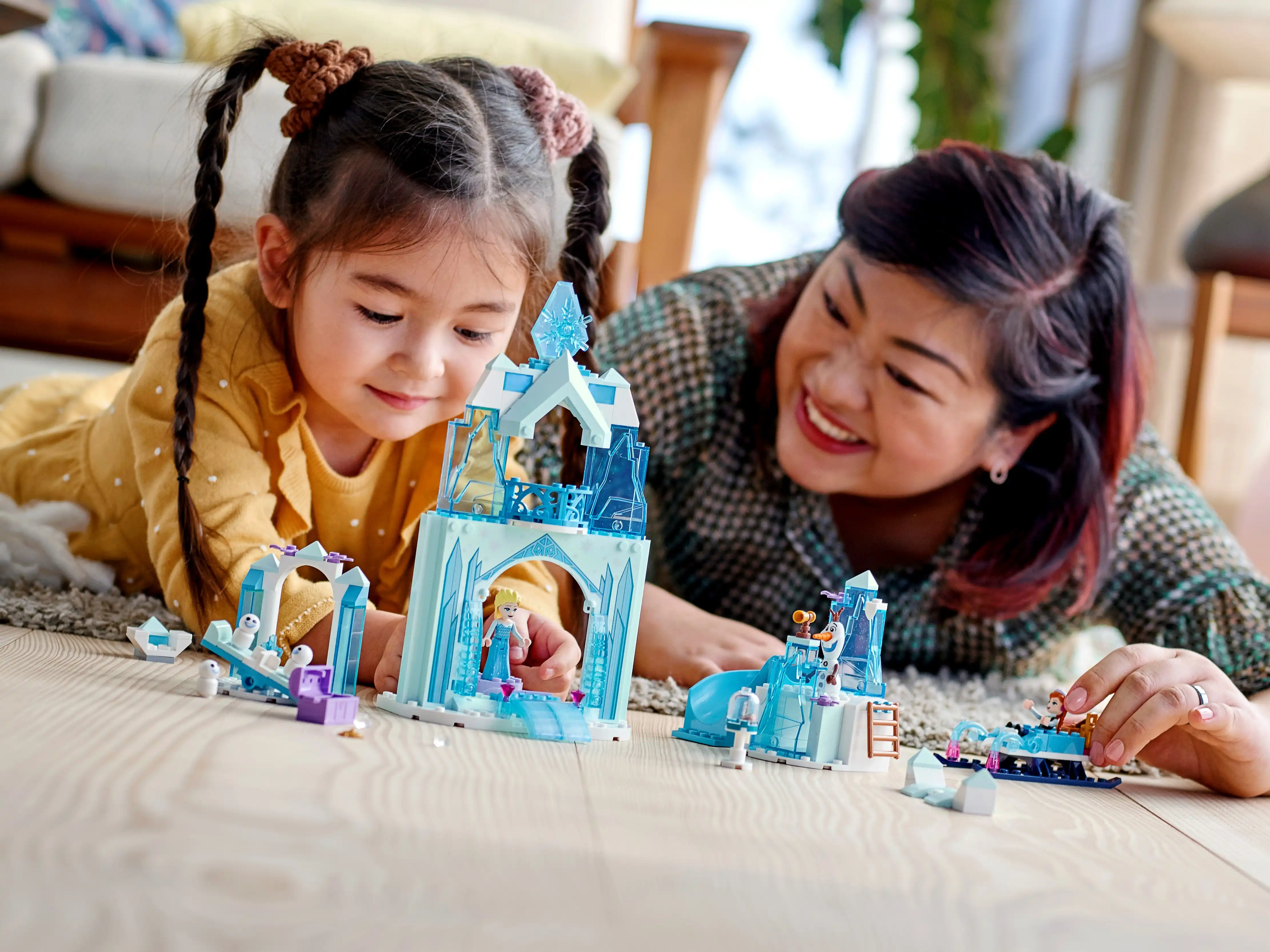 Zdjecie zestawu LEGO 43194 Disney Lodowa kraina czarów Anny i Elsy 1